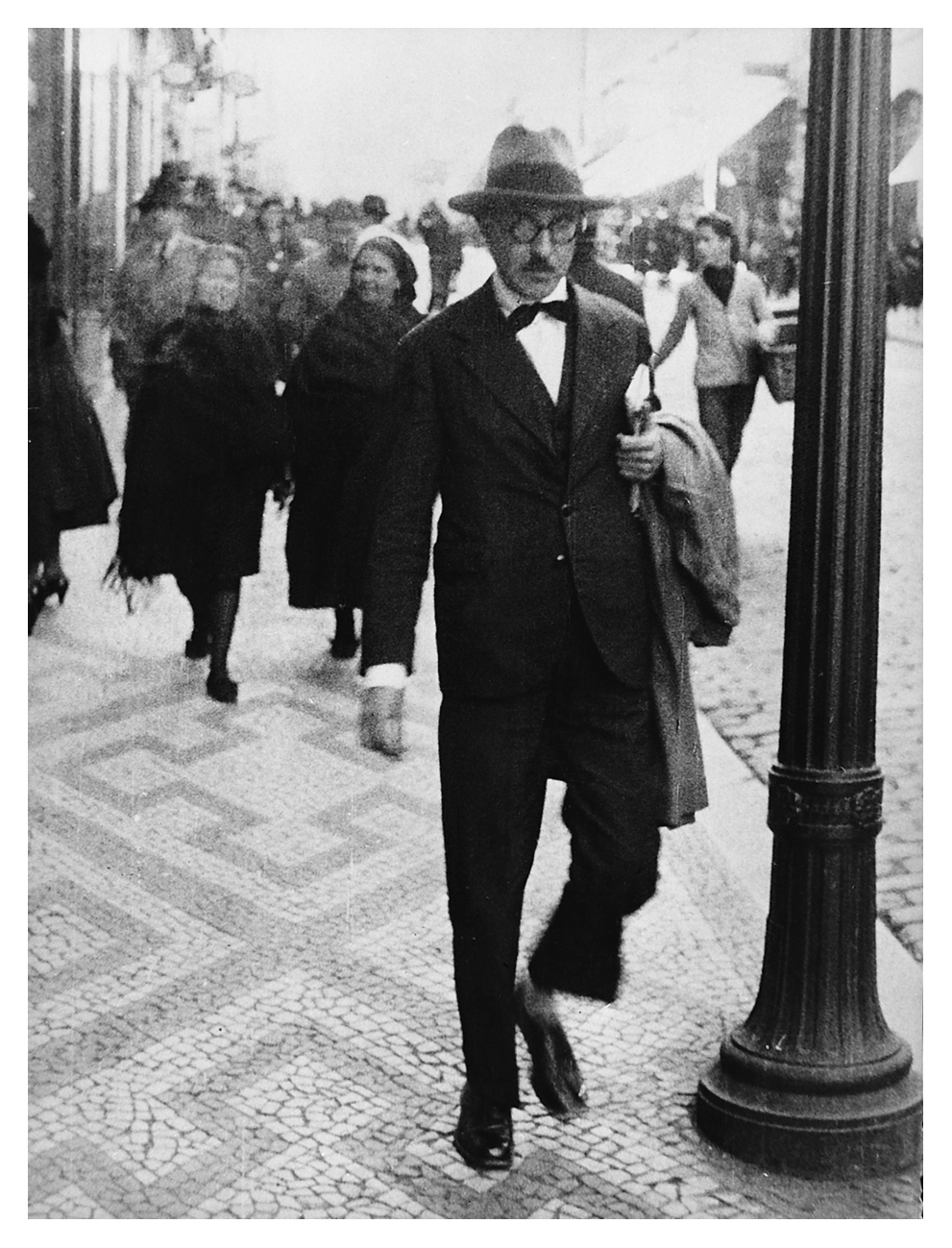 A impossibilidade do alcoolismo em Fernando Pessoa um ensaio em cinco tragos deusmelivro foto