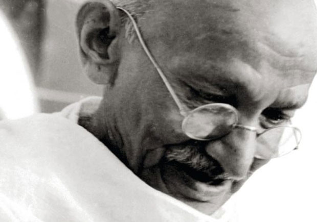 Gandhi: Fotobiografia, Editorial Bizâncio, Deus Me Livro, Pramod Kapoor