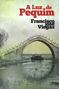 A Luz de Pequim, Porto Editora, Deus Me Livro, Crítica, Francisco José Viegas