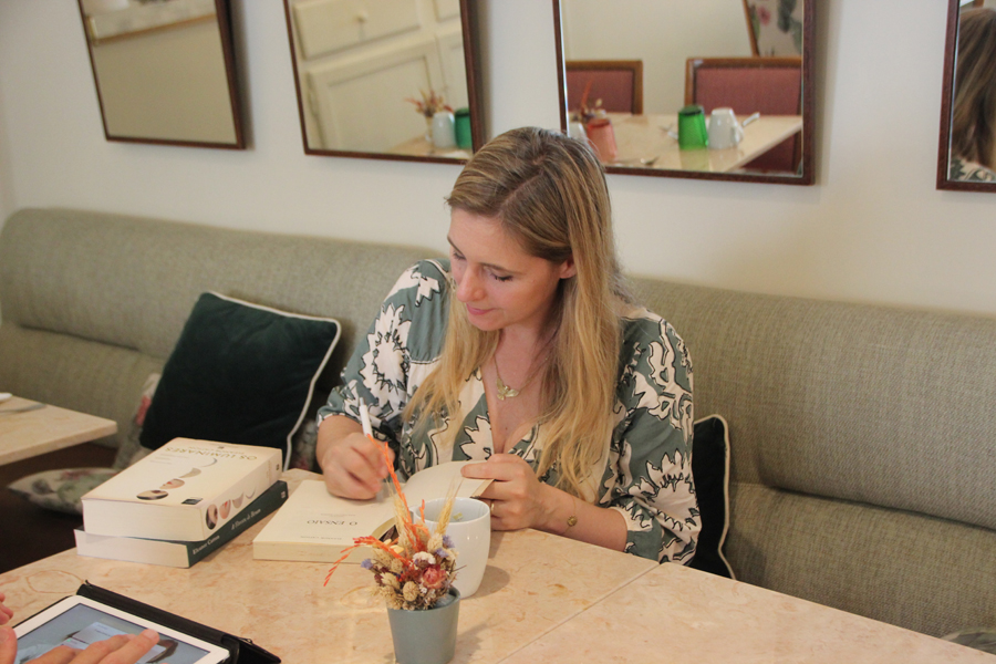 Entrevista, Eleanor Catton, Deus Me Livro, Entrevista, A Floresta de Birnam, Bertrand Editora, Folio, Folio 2024,