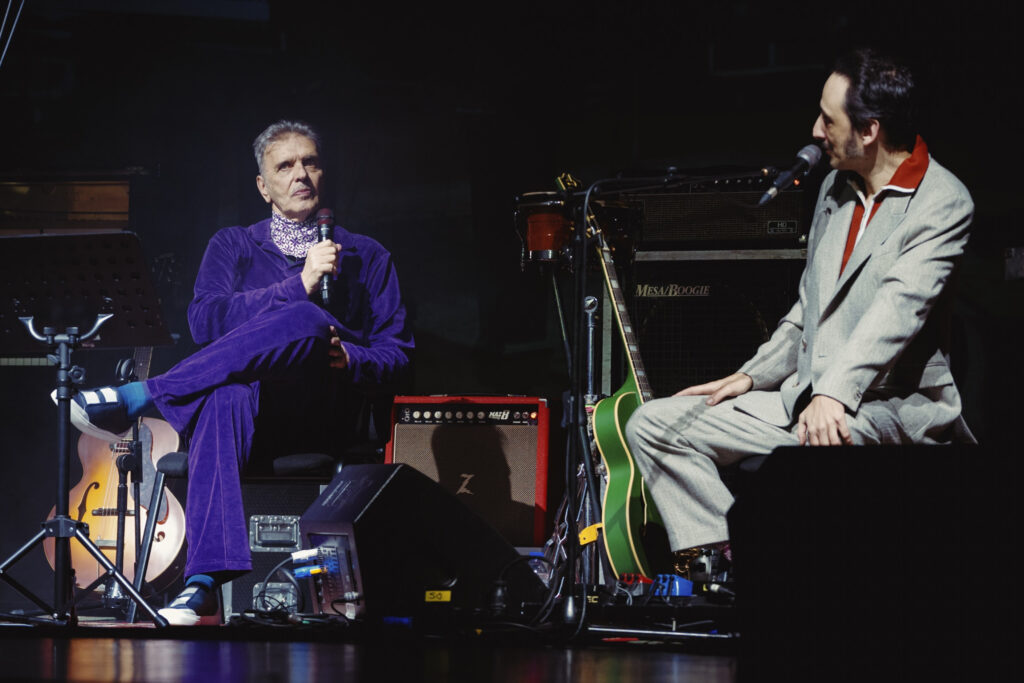 Conta-me Uma Canção, Deus Me Livro, Crítica, Reportagem, Joana Linda, Rui Reininho, Samuel Úria, Teatro Maria Matos,