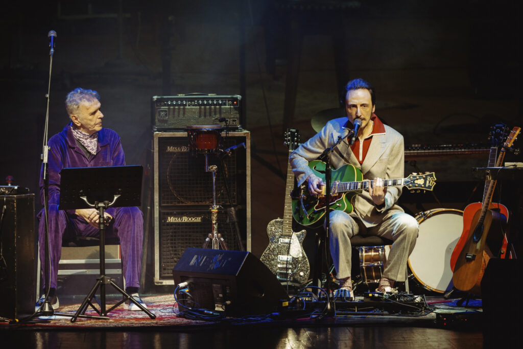 Conta-me Uma Canção, Deus Me Livro, Crítica, Reportagem, Joana Linda, Rui Reininho, Samuel Úria, Teatro Maria Matos,