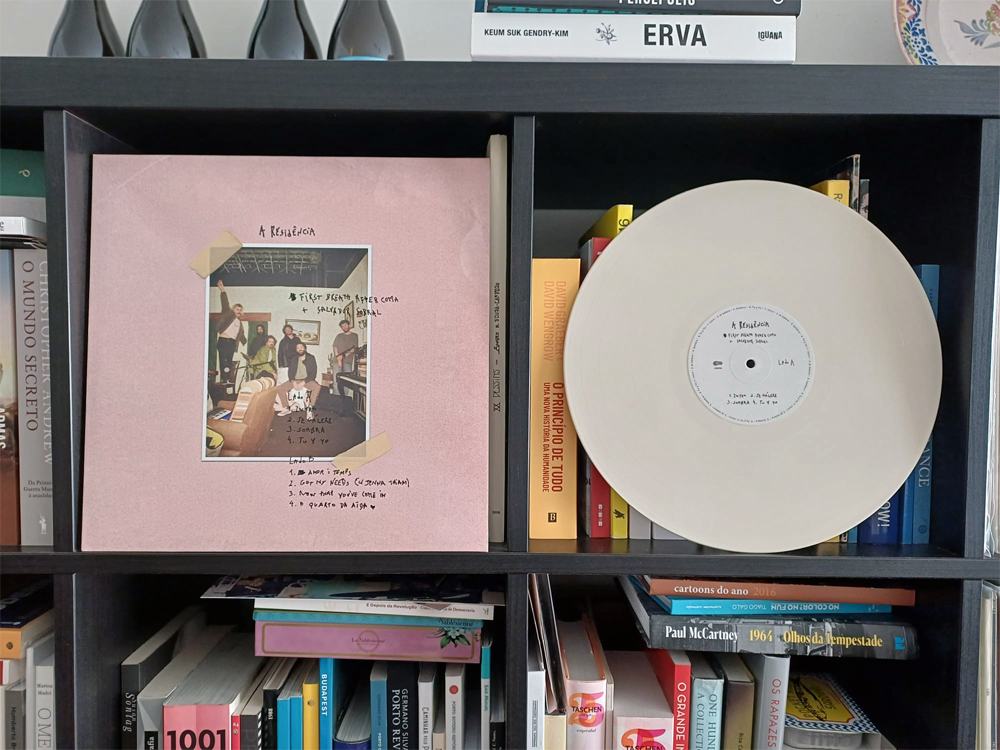Omnichord Records, A Residência, Deus Me Livro, Crítica, Disco, Vinil, Hora do Disco, Salvador Sobral, First Breath After Coma, 