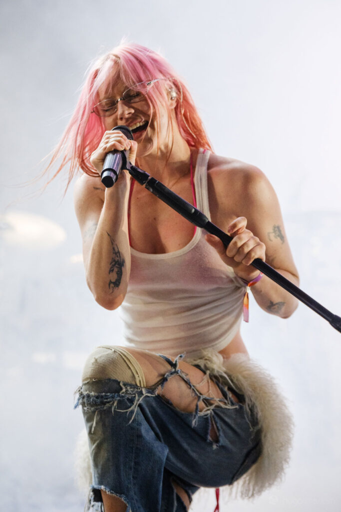 Vodafone Paredes de Coura, Vodafone Paredes de Coura 2026, Deus Me Livro, Reportagem, Festival, CMAT, Salvador Sobral, First Breath After Coma, Kneecap, Wet Leg, Westside Cowboy,
