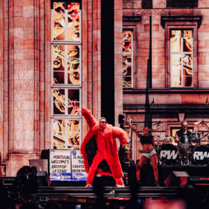 Last Tour Portugal, Last Tour, Festivais, Festivais 2026, Deus Me Livro, Reportagem, Robbie Williams, Folk Bitch Trio, Grace Jones, Interpol, Judeline, Angine de Poitrine, Anna von Hausswolff, Maro, Melody’s Echo Chamber,
