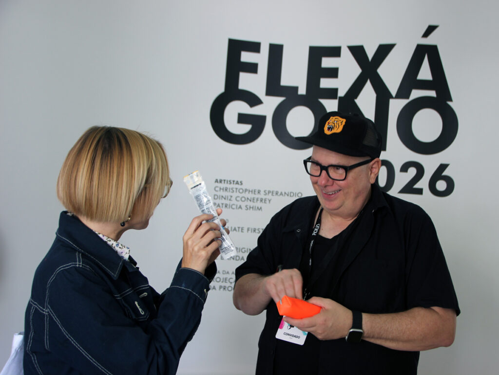 FOLIO 2026, FOLIO, Deus Me Livro, Retaliate First!, Christopher Sperandio’s Political Art, Flexágono, Exposição, Pinko Joe,